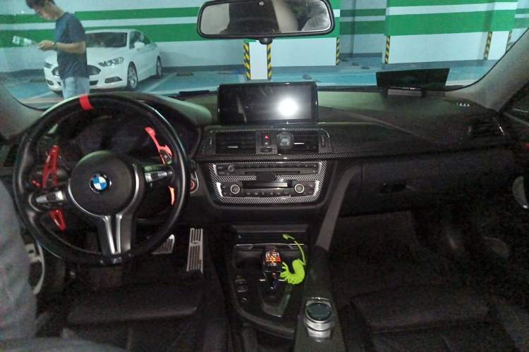 Used BMW 4 Series 2014 420i Design Package Model Center Console