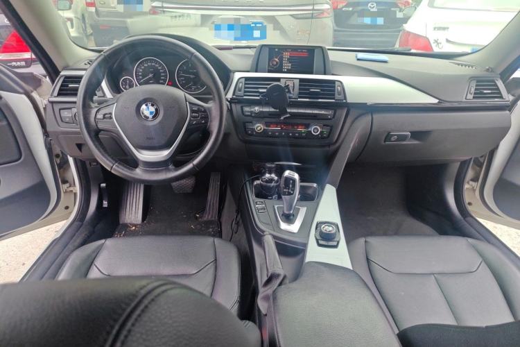 Used BMW 4 Series 2014 420i Gran Coupe Fashion Model Center Console