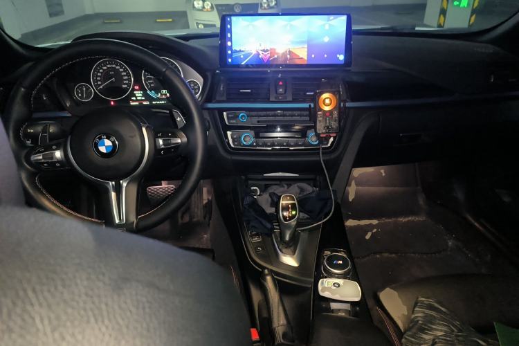 Used BMW 4 Series 2014 428i Convertible Sport Design Package Center Console