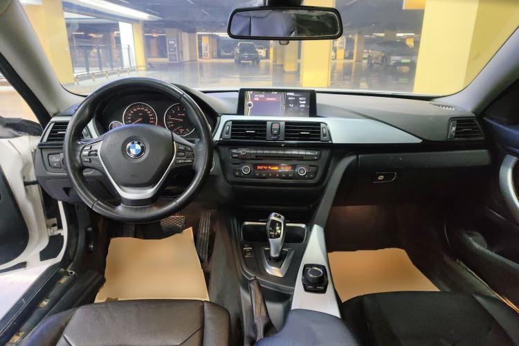 Used BMW 4 Series 2014 420i Fashion Model Center Console