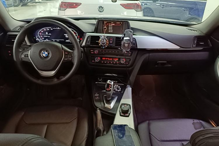 Used BMW 4 Series 2014 420i Fashion Model Center Console