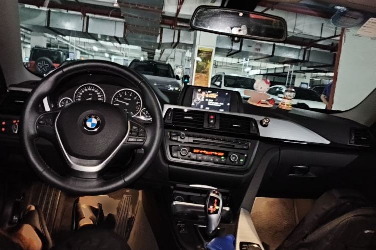 Used BMW 4 Series 2014 420i Fashion Model Center Console