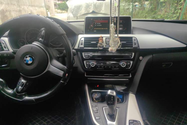 Used BMW 4 Series 2014 420i Gran Coupe Fashion Model Center Console