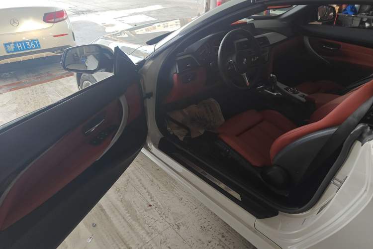 Used BMW 4 Series 2014 420i Convertible Sports Design Package Driver Seat