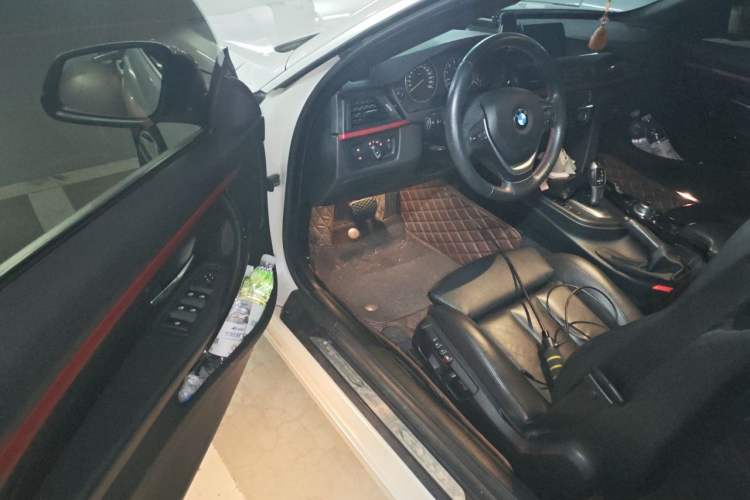 Used BMW 4 Series 2014 420i Convertible Luxury Design Package Driver Seat
