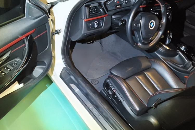 Used BMW 4 Series 2014 420i Convertible Sports Design Package Driver Seat