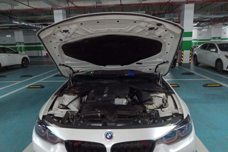 Used BMW 4 Series 2014 420i Design Package Model Engine Bay