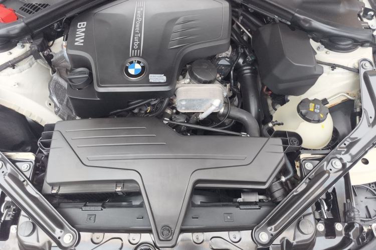Used BMW 4 Series 2014 420i Convertible Fashion Model Engine Bay