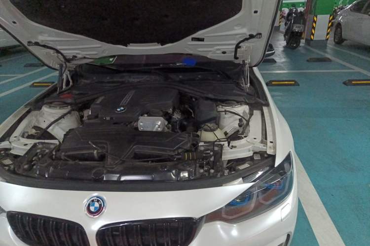 Used BMW 4 Series 2014 420i Design Package Model Engine Bay Left