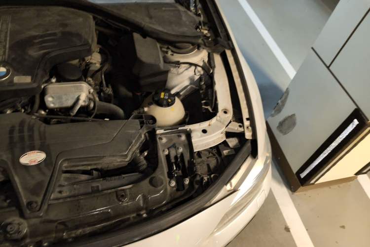 Used BMW 4 Series 2014 420i Gran Coupe Sport Design Package Engine Bay Left