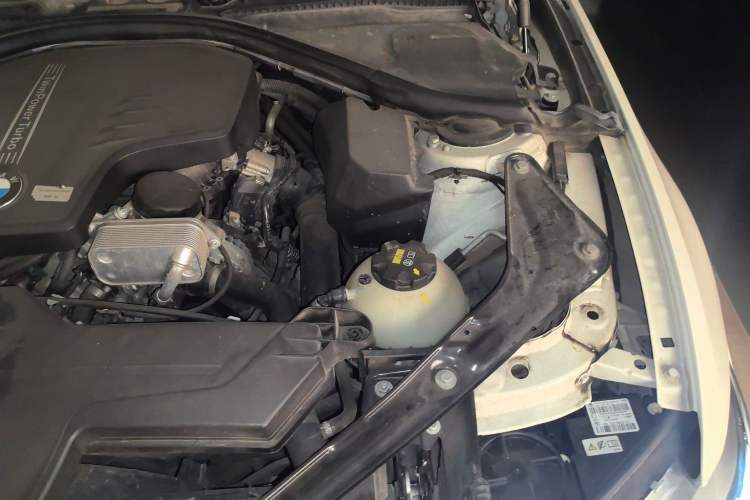 Used BMW 4 Series 2014 428i xDrive Convertible Design Package Edition Engine Bay Left
