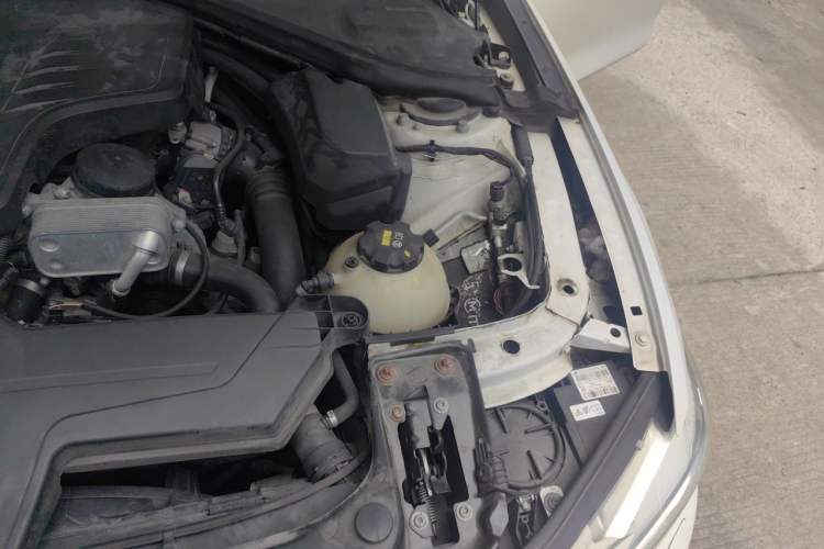 Used BMW 4 Series 2014 420i Gran Coupe Fashion Model Engine Bay Left