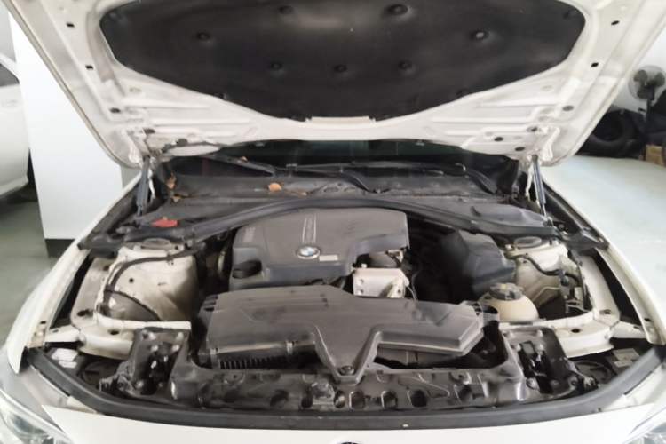 Used BMW 4 Series 2014 420i Gran Coupe Fashion Model Engine Bay