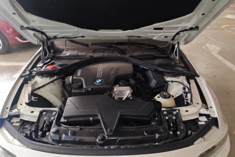 Used BMW 4 Series 2014 420i Fashion Model Engine Bay