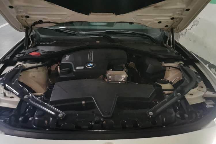 Used BMW 4 Series 2014 420i Convertible Sports Design Package Engine Bay