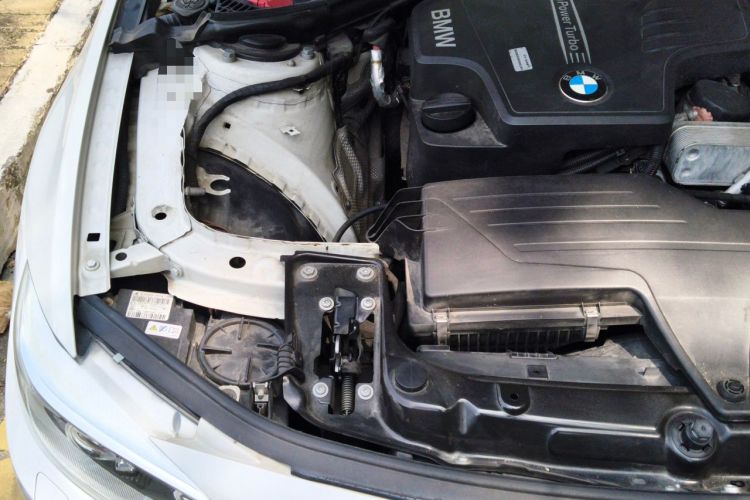 Used BMW 4 Series 2014 420i Fashion Model Engine Bay Right