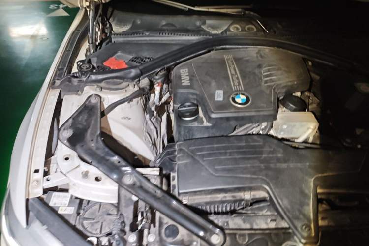 Used BMW 4 Series 2014 428i Convertible Design Package Engine Bay Right