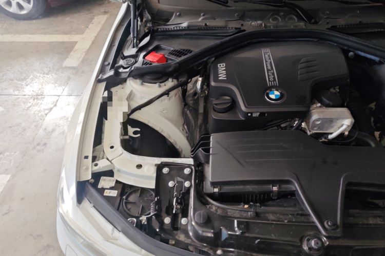 Used BMW 4 Series 2014 420i Fashion Model Engine Bay Right