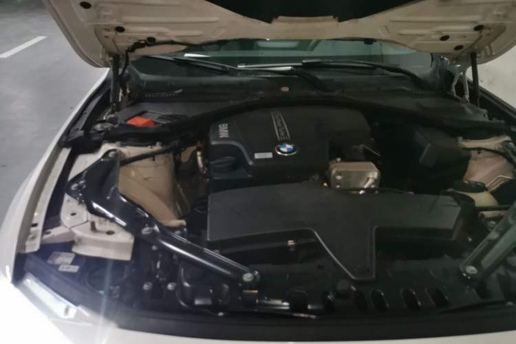 Used BMW 4 Series 2014 420i Convertible Sports Design Package Engine Bay Right