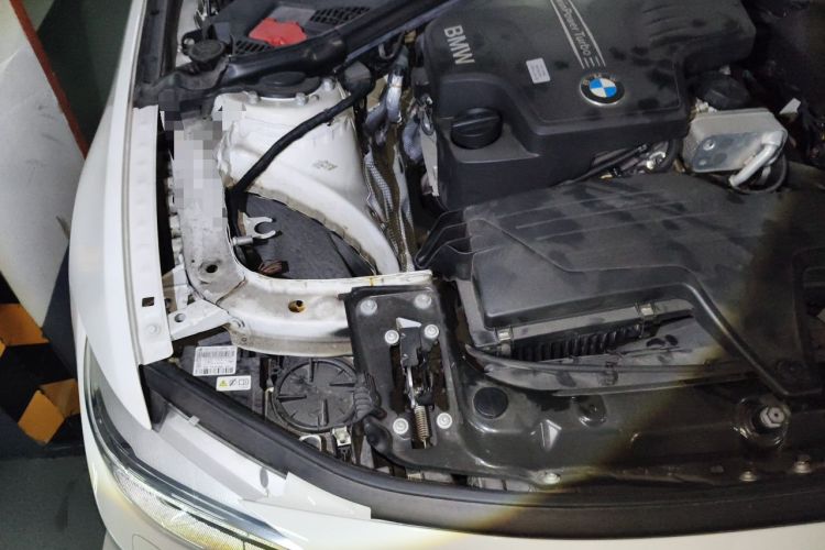 Used BMW 4 Series 2014 420i Fashion Model Engine Bay Right