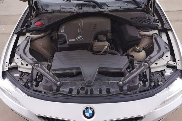 Used BMW 4 Series 2014 428i Convertible Design Package Engine Bay