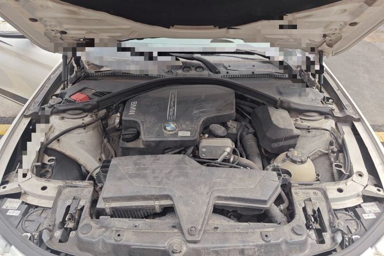 Used BMW 4 Series 2014 420i Fashion Model Engine Bay