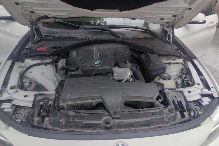 Used BMW 4 Series 2014 420i Gran Coupe Fashion Model Engine Bay