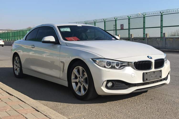 Used BMW 4 Series 2014 420i Convertible Fashion Model Exterior 3