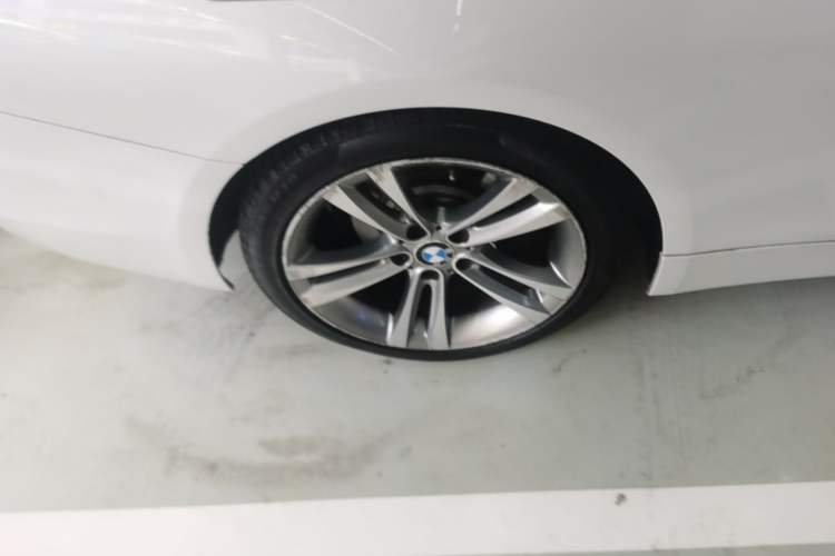 Used BMW 4 Series 2014 420i Convertible Sports Design Package Exterior 5