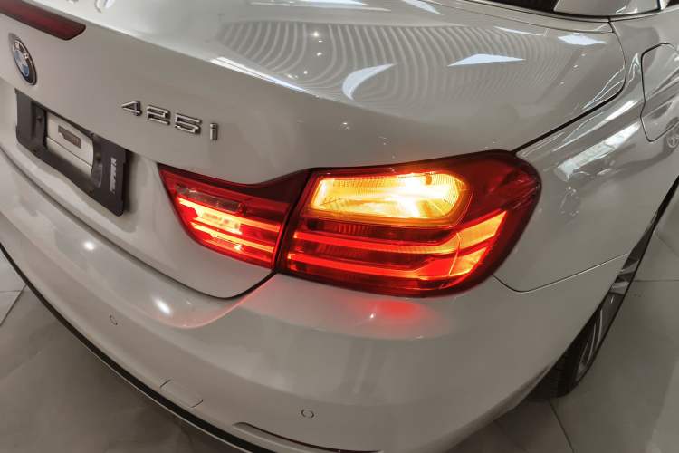 Used BMW 4 Series 2014 420i Convertible Sports Design Package Exterior 6