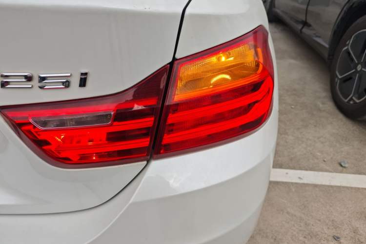 Used BMW 4 Series 2014 420i Fashion Model Exterior 6