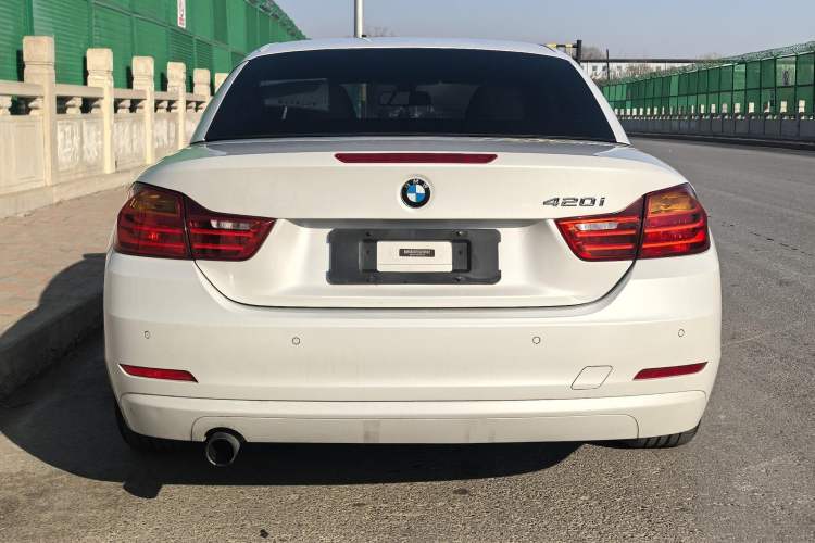 Used BMW 4 Series 2014 420i Convertible Fashion Model Exterior 9