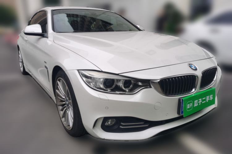 Used BMW 4 Series 2014 428i Convertible Luxury Design Package Front Right 45 Deg
