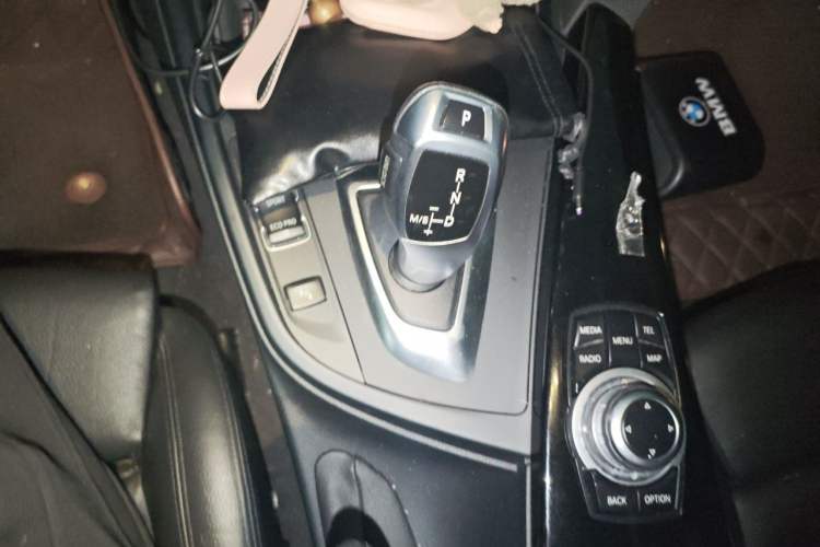 Used BMW 4 Series 2014 420i Convertible Luxury Design Package Gear Lever