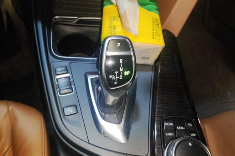 Used BMW 4 Series 2014 428i Luxury Design Package Gear Lever