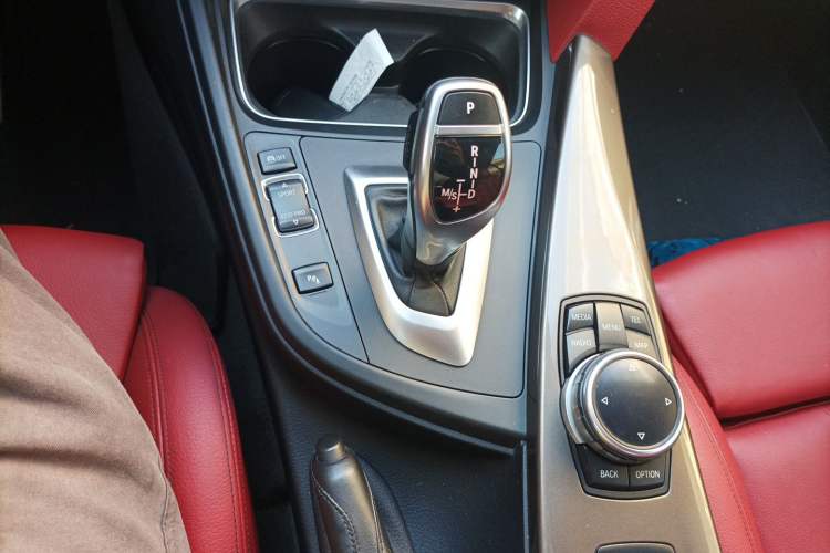 Used BMW 4 Series 2014 428i Convertible Sport Design Package Gear Lever