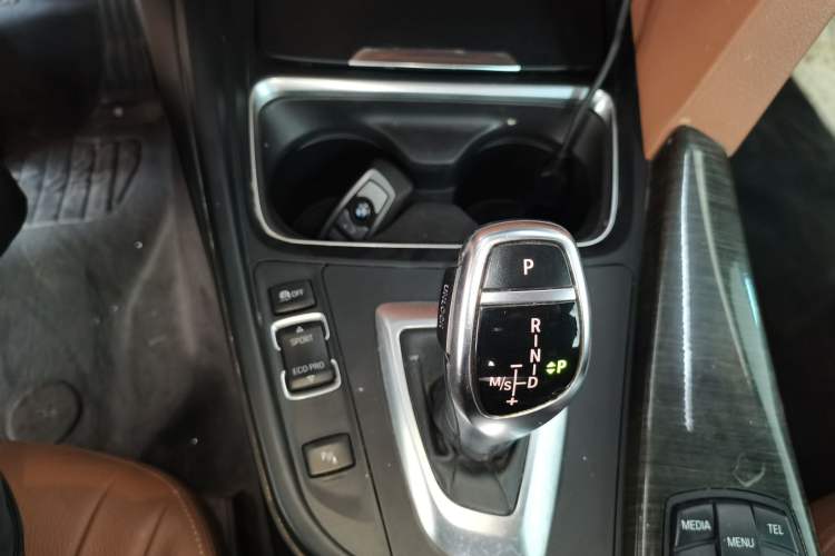 Used BMW 4 Series 2014 428i xDrive Convertible Design Package Edition Gear Lever