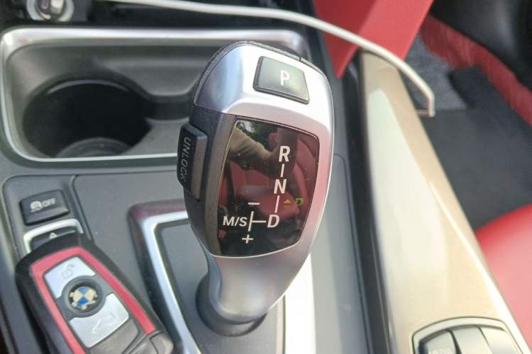 Used BMW 4 Series 2014 420i Convertible Design Line Package Gear Lever