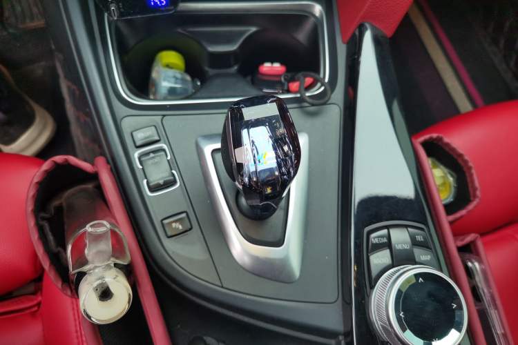 Used BMW 4 Series 2014 428i Convertible Design Package Gear Lever