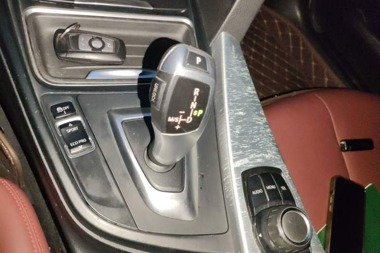 Used BMW 4 Series 2014 420i Convertible Fashion Model Gear Lever