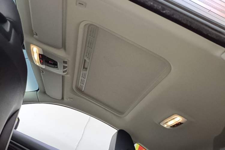 Used BMW 4 Series 2014 420i Fashion Model Headliner