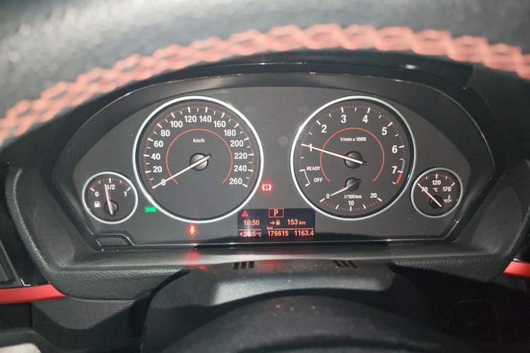 Used BMW 4 Series 2014 420i Convertible Luxury Design Package Instrument Cluster