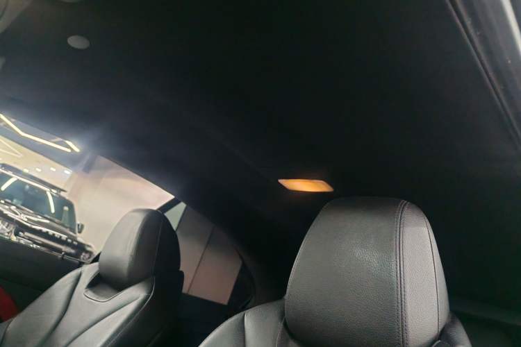 Used BMW 4 Series 2014 420i Convertible Fashion Model Interior 1