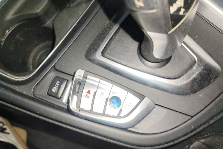 Used BMW 4 Series 2014 420i Fashion Model Interior 1