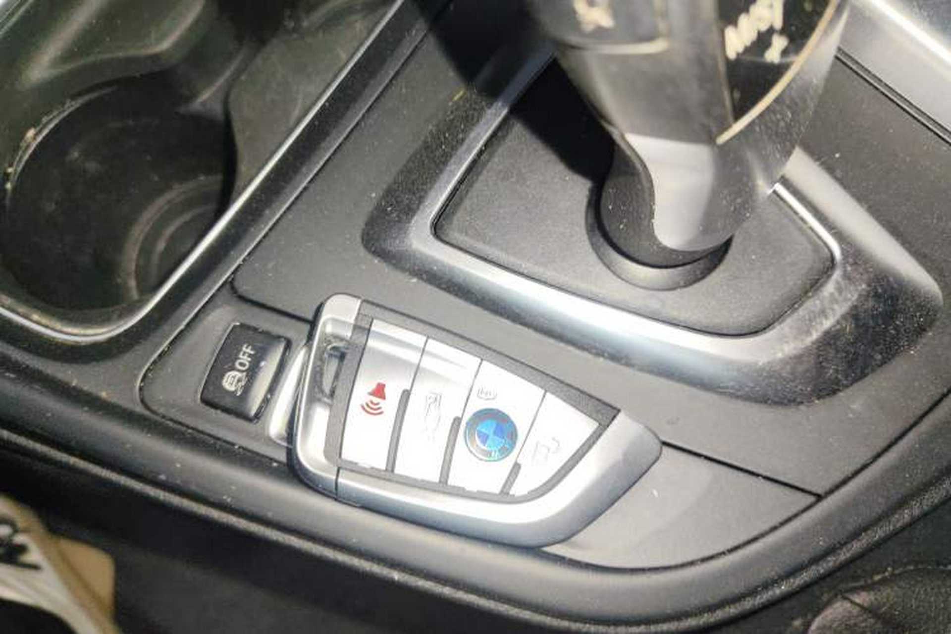 Used BMW 4 Series 2014 420i Fashion Model Interior 1