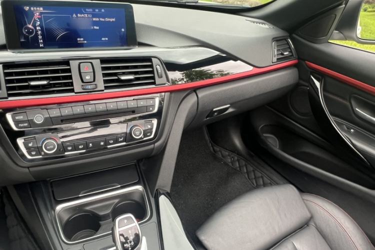 Used BMW 4 Series 2014 428i Convertible Sport Design Package Interior 1
