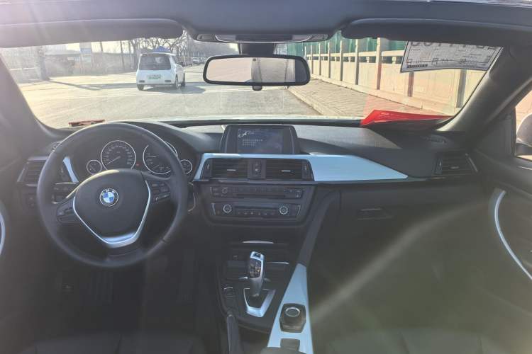 Used BMW 4 Series 2014 420i Convertible Fashion Model Interior 2