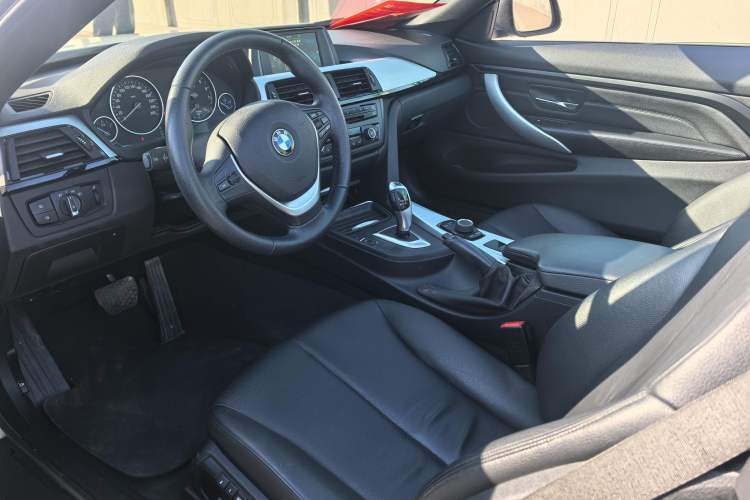 Used BMW 4 Series 2014 420i Convertible Fashion Model Interior 3