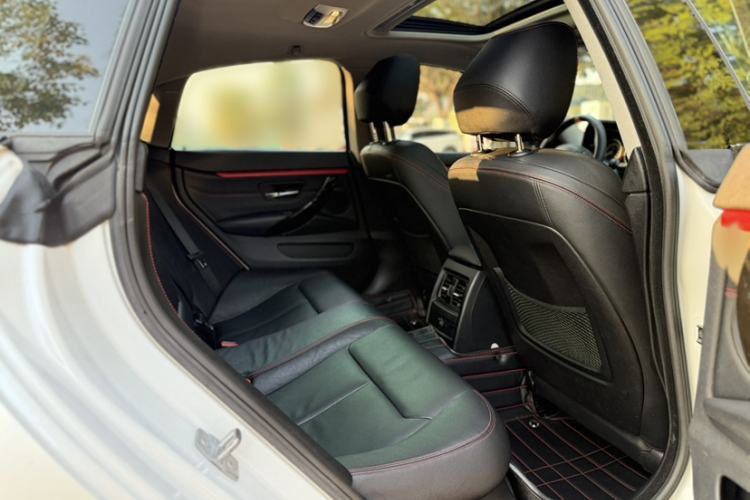 Used BMW 4 Series 2014 420i Gran Coupe Sport Design Package Interior 3
