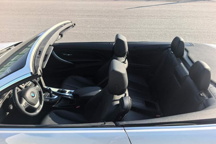 Used BMW 4 Series 2014 420i Convertible Fashion Model Interior 4